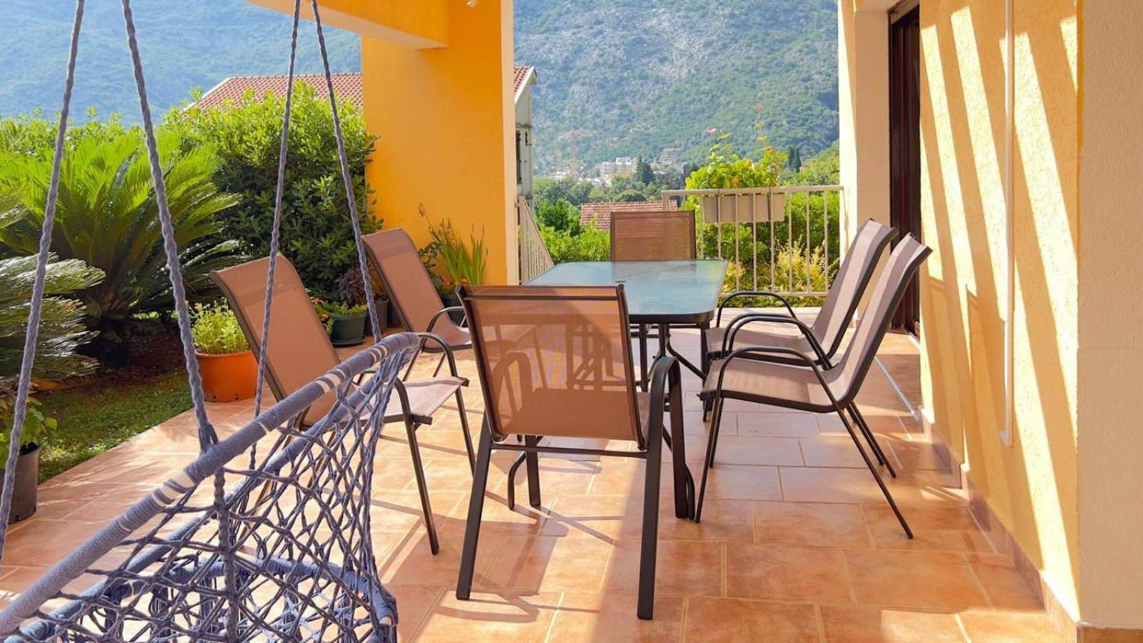 Villa Risan Apartments Buitenkant foto