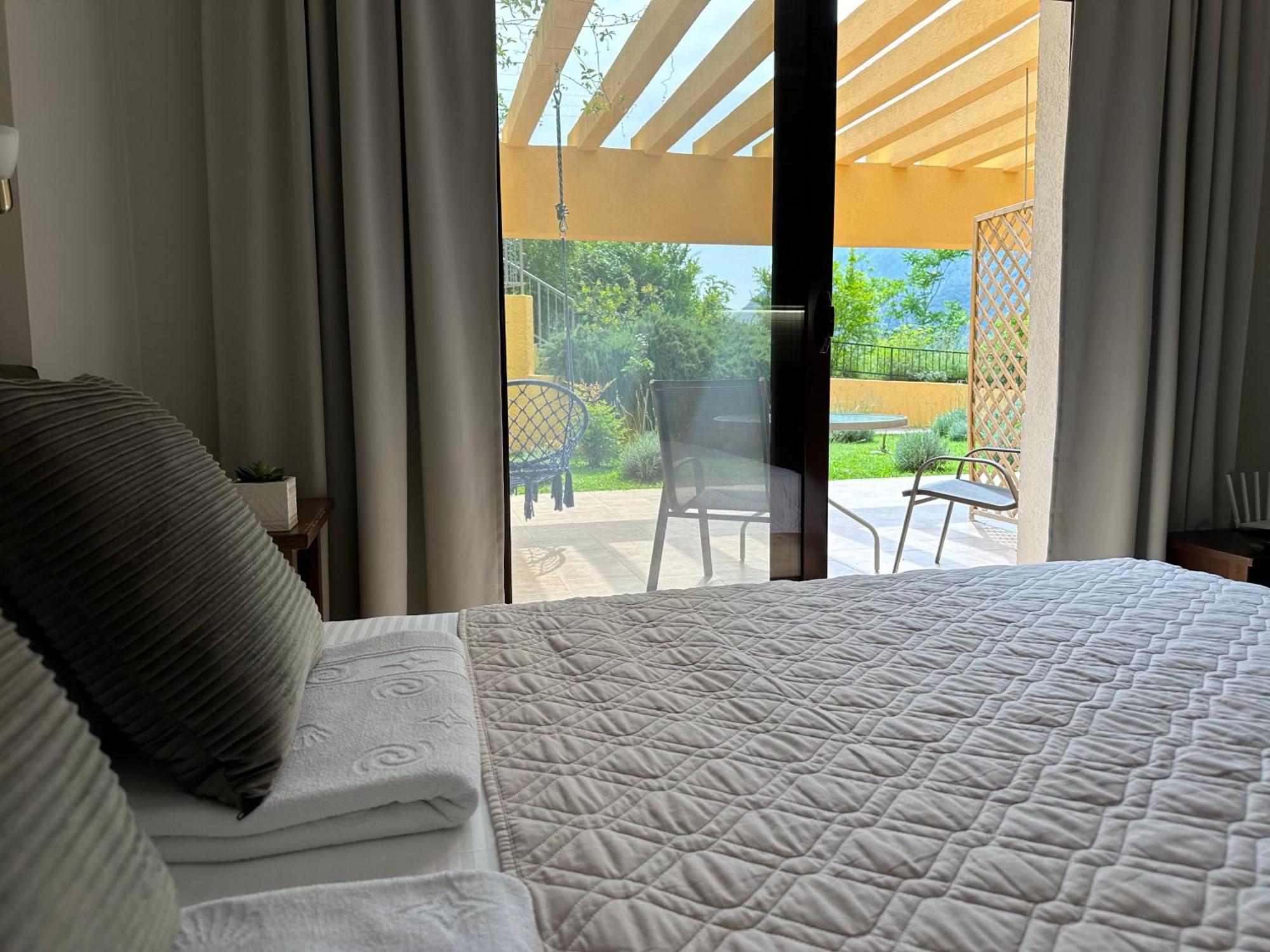 Villa Risan Apartments Buitenkant foto