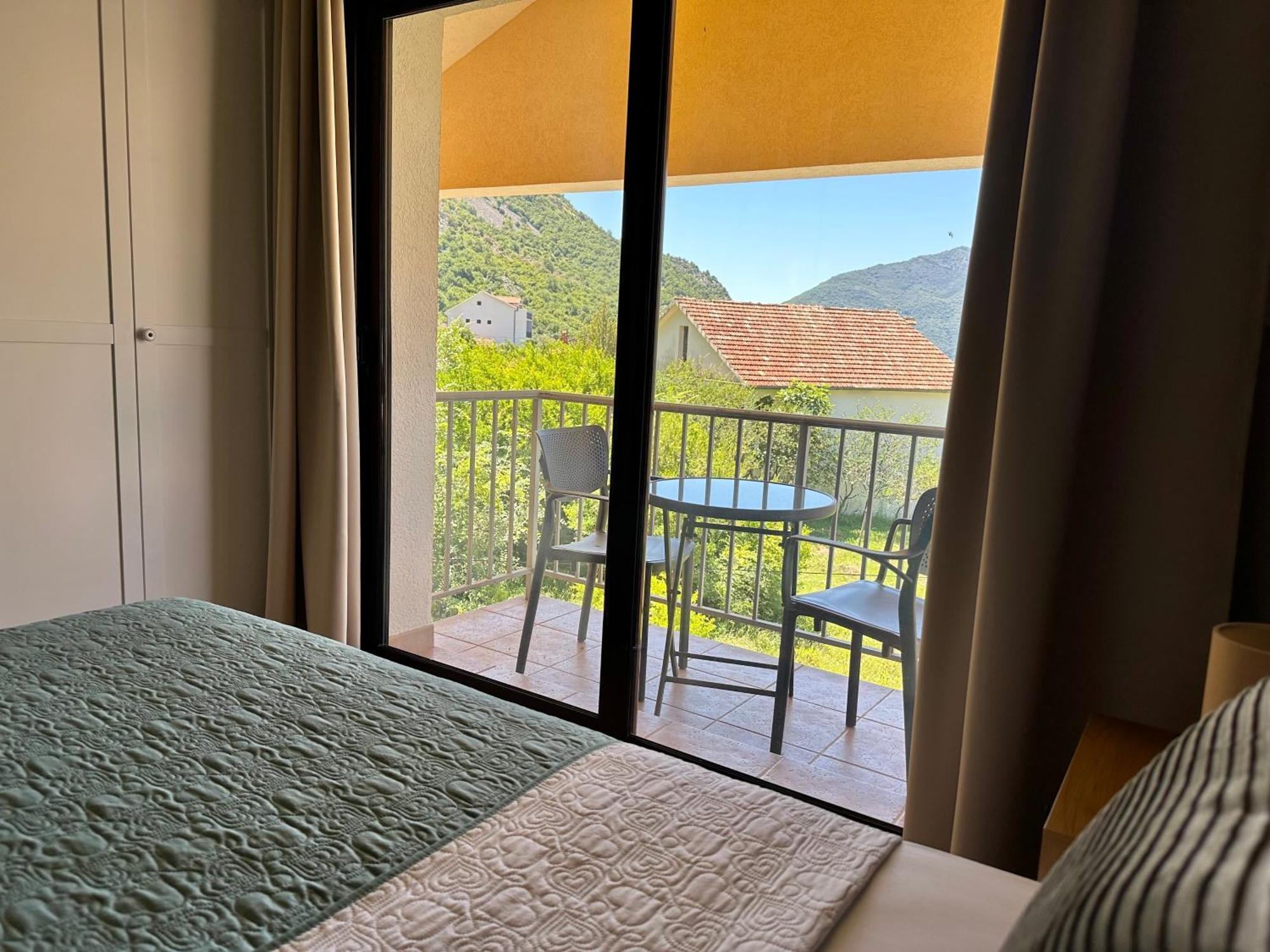 Villa Risan Apartments Buitenkant foto